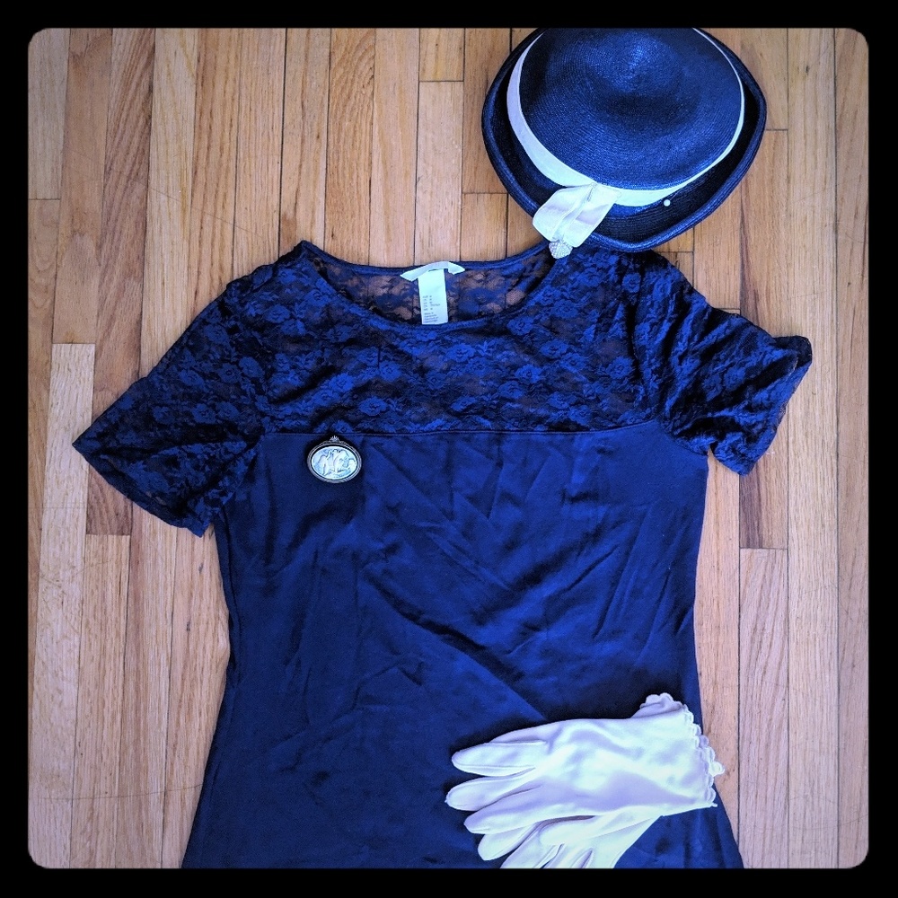 Navy blue lacy H&M top